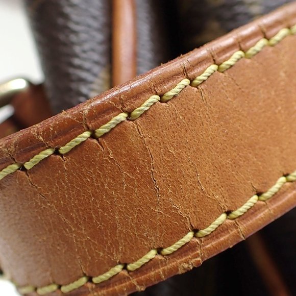 LOUIS VUITTON Monogram Batignolles Horizontal Tote Bag M51154 - Picture 5 of 10